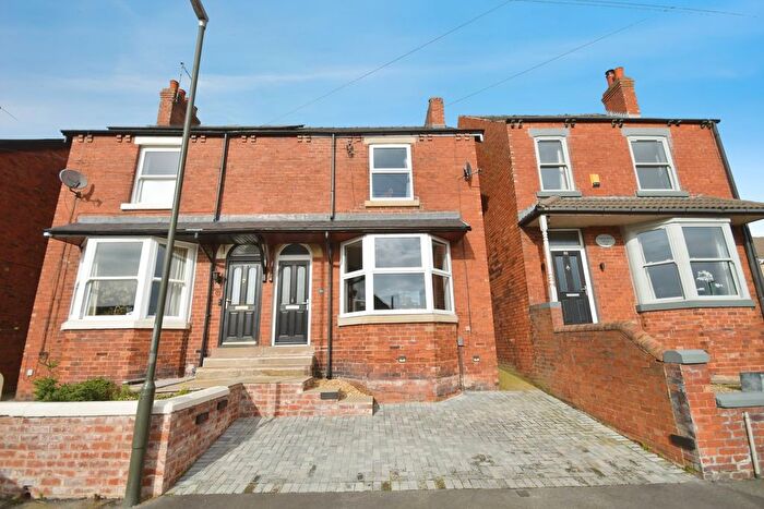 3 Bedroom Semi Detached House For Sale In Brockwell Lane, Derbyshire, S40