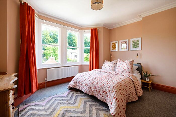 3 Bedroom Flat To Rent In Entry Hill, Bath, BA2