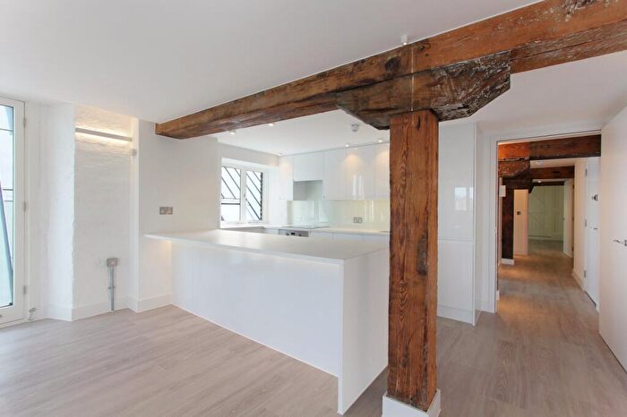 2 Bedroom Flat To Rent In Rotherhithe Street, Surrey Quays, SE16