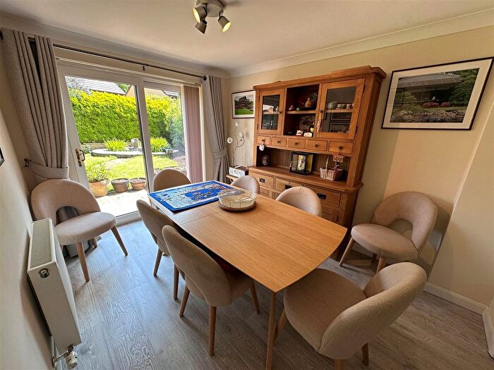 4 Bedroom Detached House For Sale In Maple Close, Calne, SN11