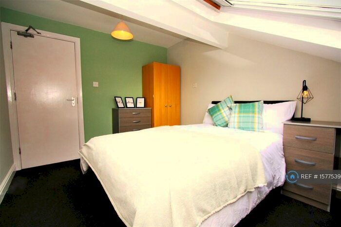 10 Bedroom Semi-Detached House To Rent In Mauldeth Road West, Manchester, M20