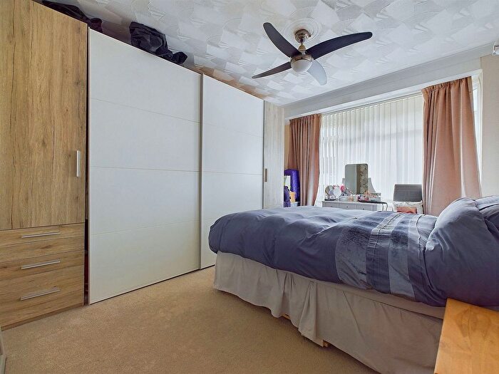 2 Bedroom Semi-Detached Bungalow For Sale In Links Road, Lancing, BN15