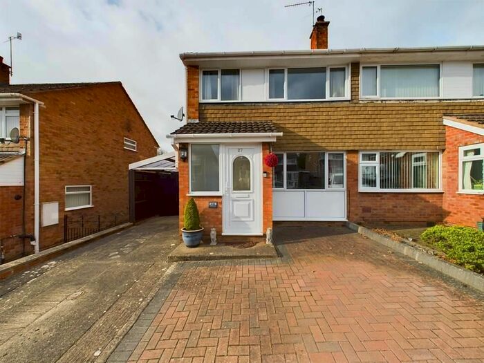 3 Bedroom Semi-Detached House For Sale In Orchard Way, Leigh, Worcester, WR6