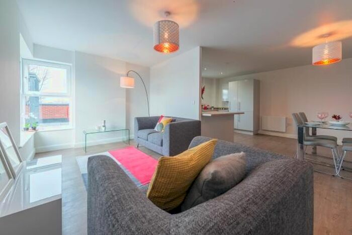 3 Bedroom Flat To Rent In St. Johns Road, Leeds, LS3