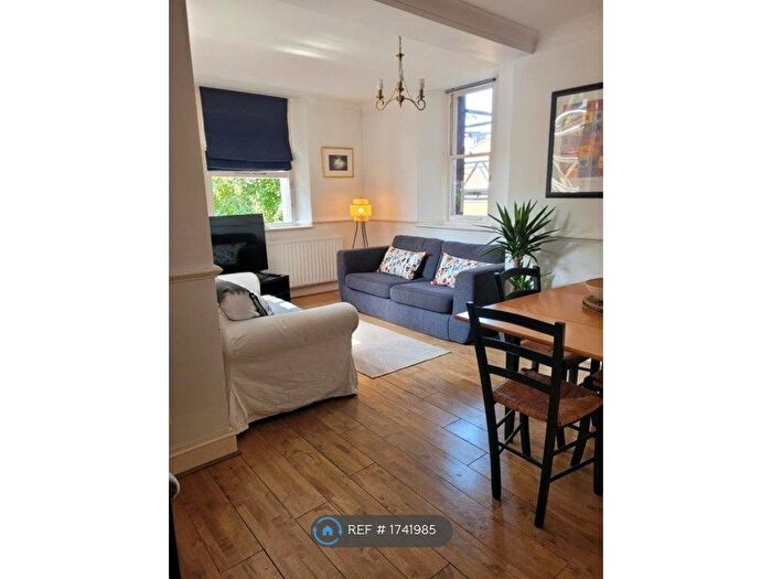 2 Bedroom Flat To Rent In Catherine Grove, London, SE10