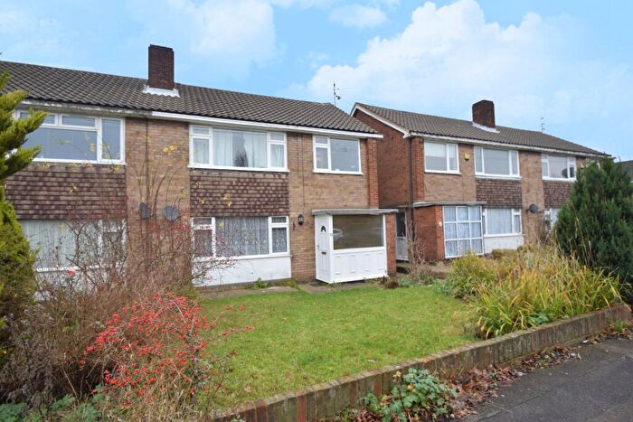 1 Bedroom Ground Maisonette To Rent In Birchen Grove, Luton, Bedfordshire, LU2
