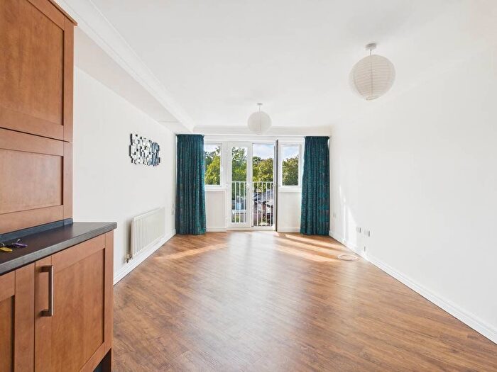 2 Bedroom Flat To Rent In Wolf Lane, Windsor, Berkshire, SL4