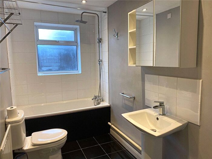 3 Bedroom Terraced House For Sale In Vernon Terrace, Northampton, Northamptonshire, NN1