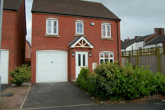 3 Bedroom Detached House To Rent In Lord Street Little Lever Bolton Lancashire, BL3