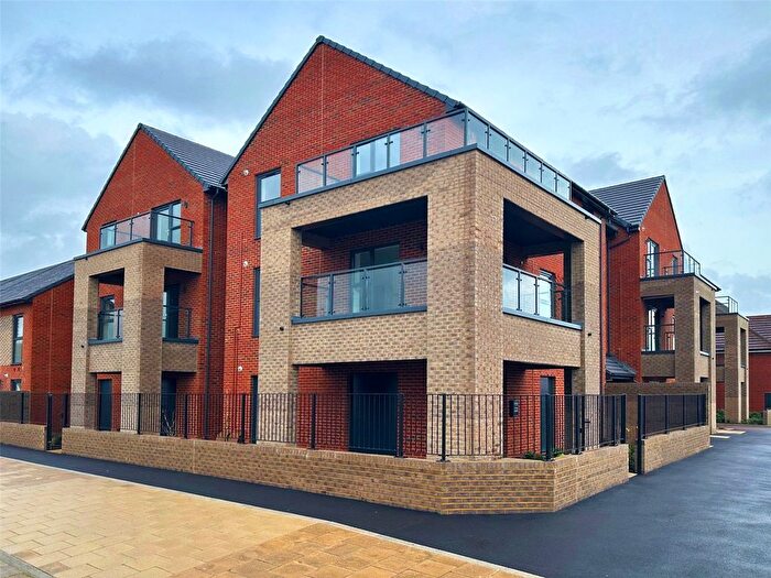 1 Bedroom Flat For Sale In Harvest Lane, Aldershot, Hampshire, GU12