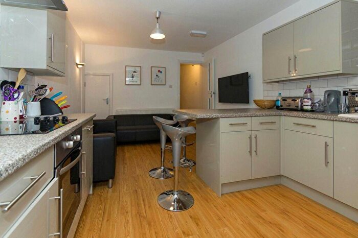 6 Bedroom House To Rent In Dawlish Road, Birmingham, West Midlands, B29