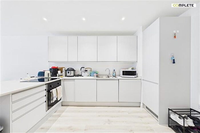 1 Bedroom Flat For Sale In No Old Trafford, Wharf End, Manchester, M17