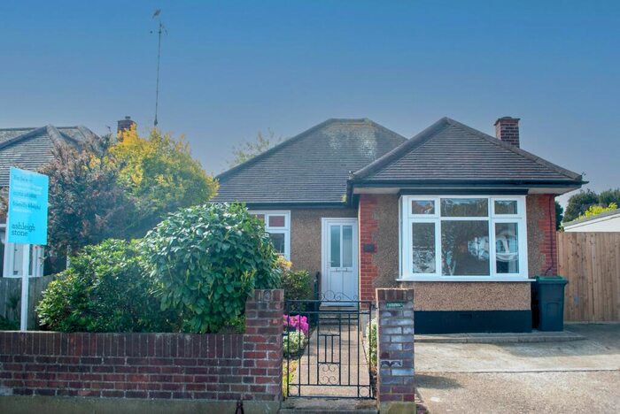 2 Bedroom Bungalow To Rent In Carlton Avenue, Westcliff-on-Sea, SS0