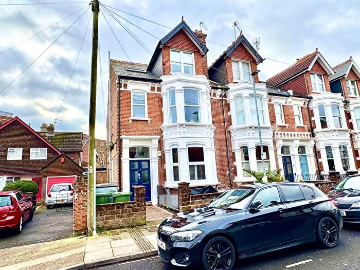 1 Bedroom Flat For Sale In Whitwell Road, Southsea, PO4