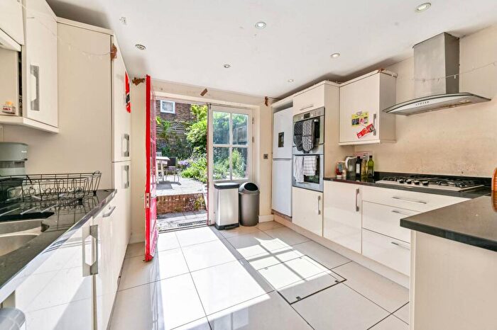 5 Bedroom Flat To Rent In Nelson Terrace, Islington, London, N1