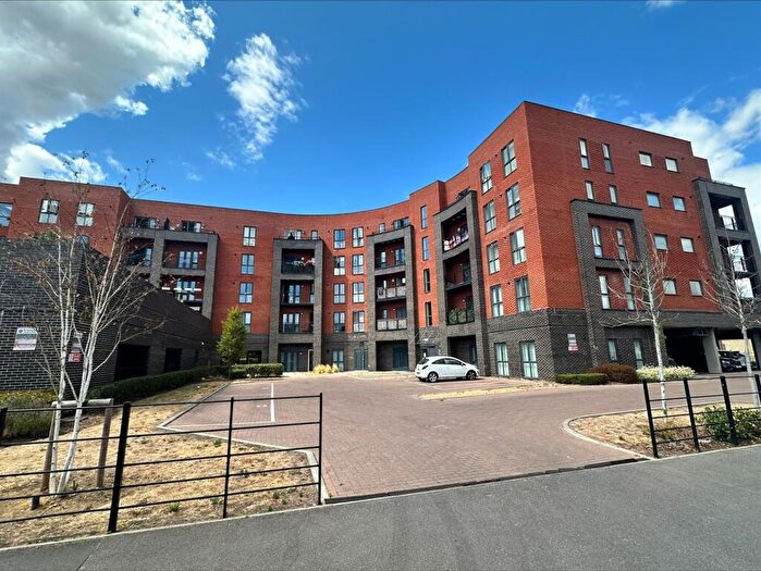 2 Bedroom Apartment For Sale In Nightingale Way, Reading, RG30
