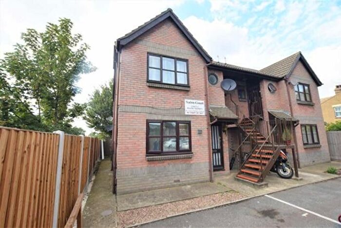 1 Bedroom Flat For Sale In Dock Road, Tilbury, Essex, RM18