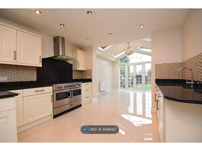 5 Bedroom Detached House To Rent In Eastern Road, Rayleigh, SS6