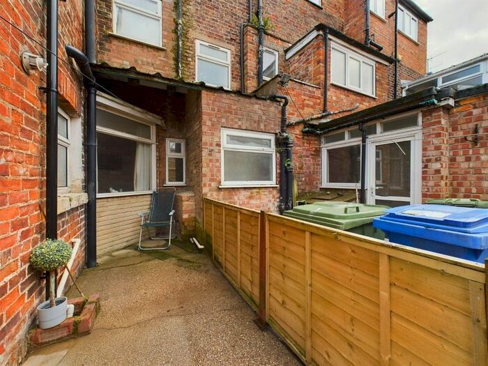 1 Bedroom Flat For Sale In Flat, Scarborough Road, Filey, North