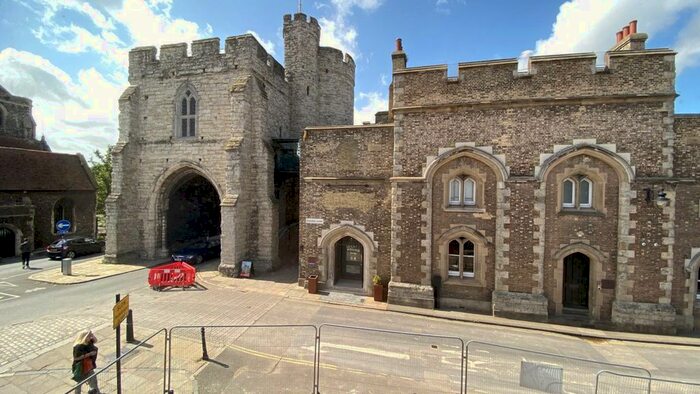 1 Bedroom Flat To Rent In St. Peters Street, Canterbury, CT1