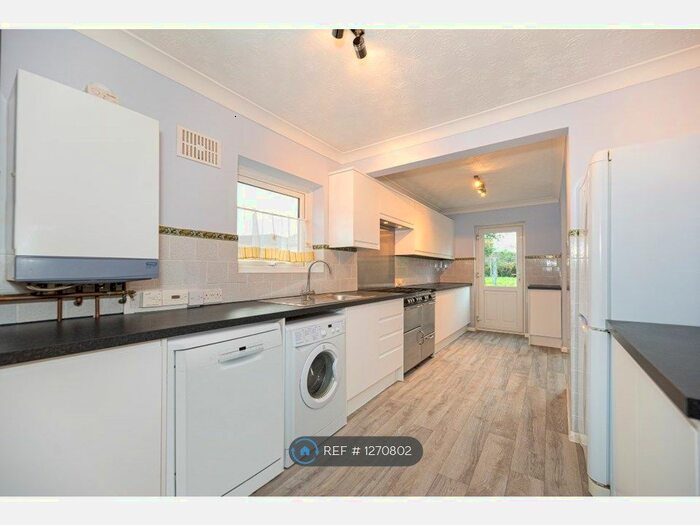 3 Bedroom Semi-Detached House To Rent In Catherine Close, Pilgrims Hatch, Brentwood CM15