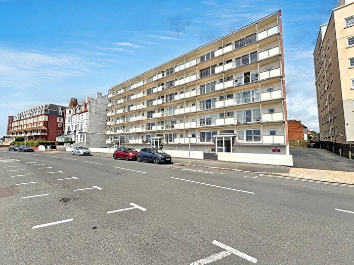 2 Bedroom Flat For Sale In De La Warr Parade, Bexhill, TN40