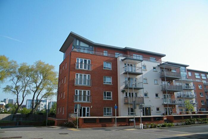 2 Bedroom Flat To Rent In Poole, BH15