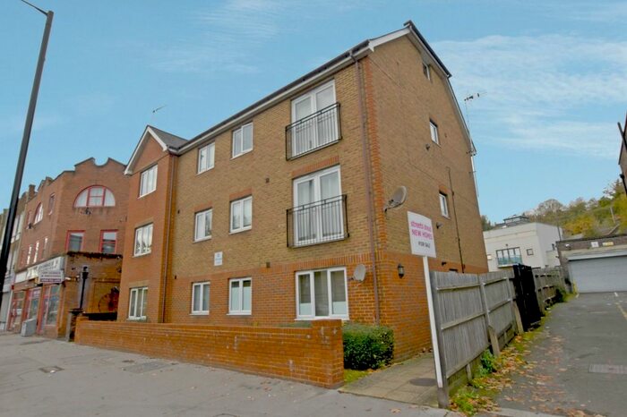 2 Bedroom Flat To Rent In Brighton Road, South Croydon CR2