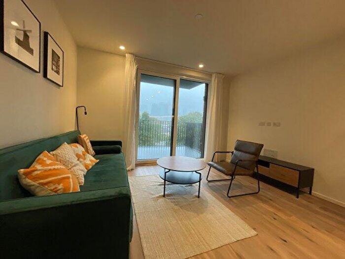 1 Bedroom Flat To Rent In Hawser Lane, E14