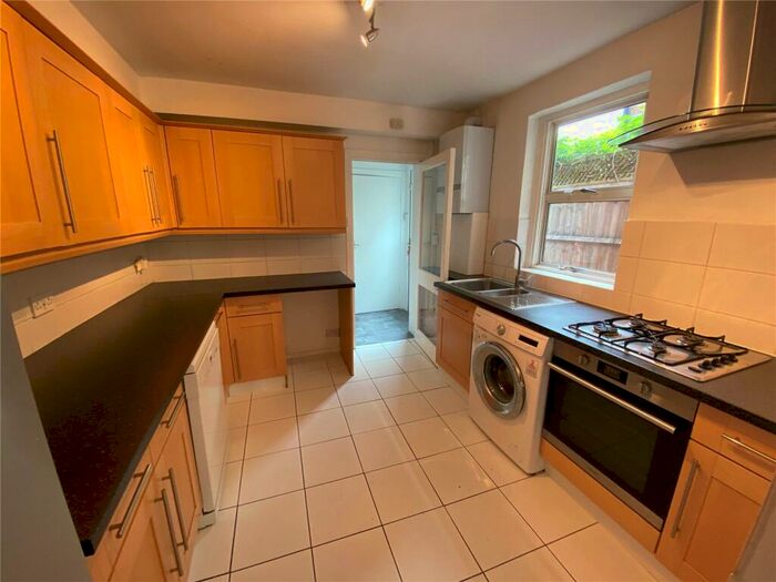 4 Bedroom Terraced House To Rent In Highworth Road, London, N11