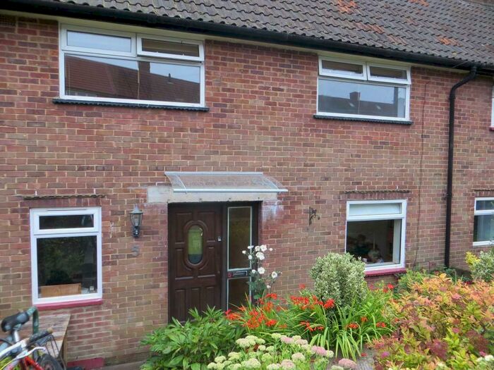 2 Bedroom House To Rent In Dunster Close, BN1