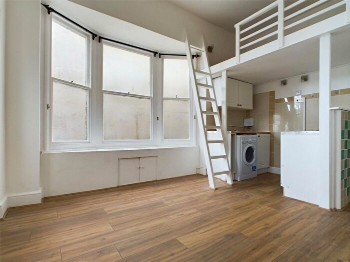 1 Bedroom Apartment To Rent In Holland Road, Hove, East Sussex, BN3