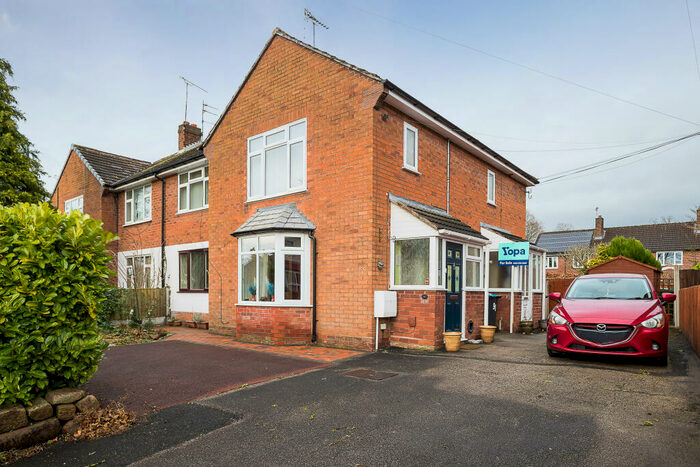 2 Bedroom Apartment For Sale In Upton Park, Chester, CH2
