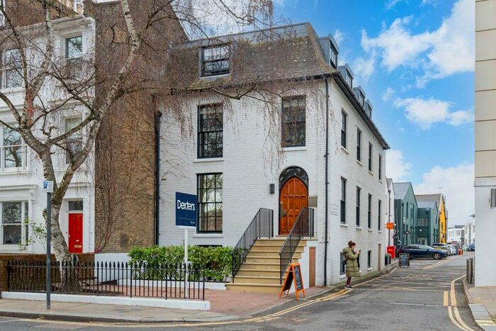 3 Bedroom Flat To Rent In Parsons Green, London, SW6