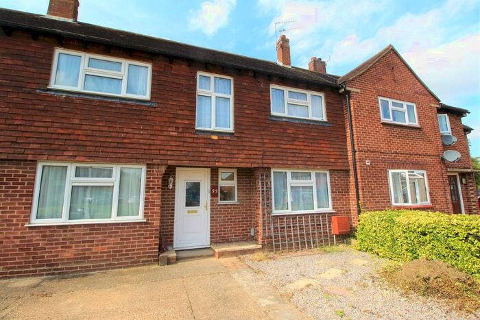 5 Bedroom Semi-Detached House To Rent In Yew Tree Drive, Guildford, GU1