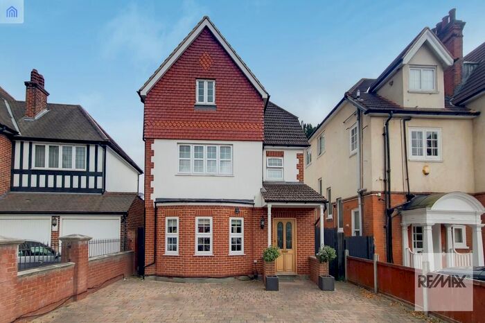 5 Bedroom Detached House To Rent In West Park, London, SE9