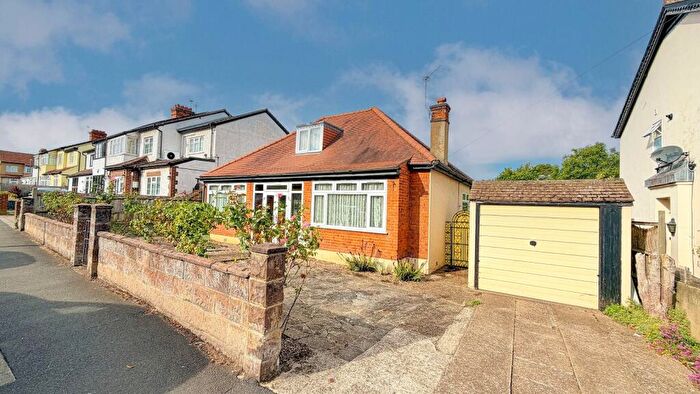 3 Bedroom Bungalow For Sale In Cambridge Road, Carshalton Beeches, Surrey., SM5