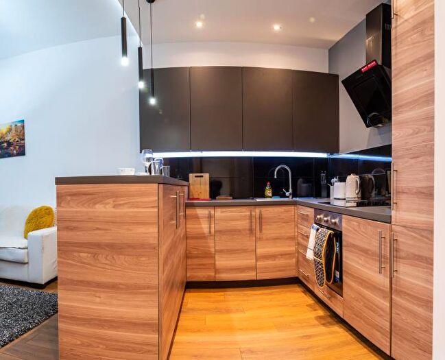 1 Bedroom Flat To Rent In Woking, Surrey, GU22