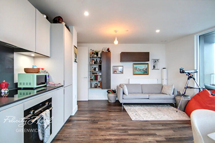 2 Bedroom Apartment To Rent In Moulding Lane, London, SE14