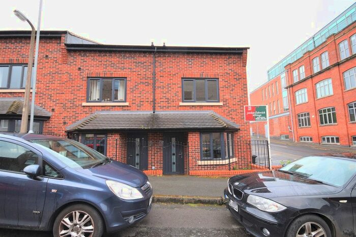 3 Bedroom Mews To Rent In Newton Street, Macclesfield, SK11