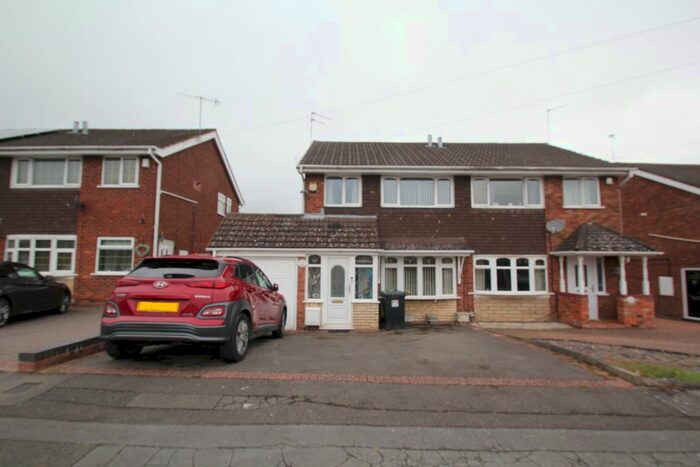 3 Bedroom Semi-Detached House To Rent In Veronica Road, Kingswinford, DY6