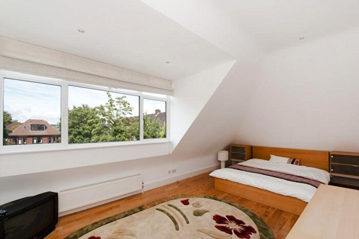 1 Bedroom Flat To Rent In Hayes Crescent, Temple Fortune, NW1