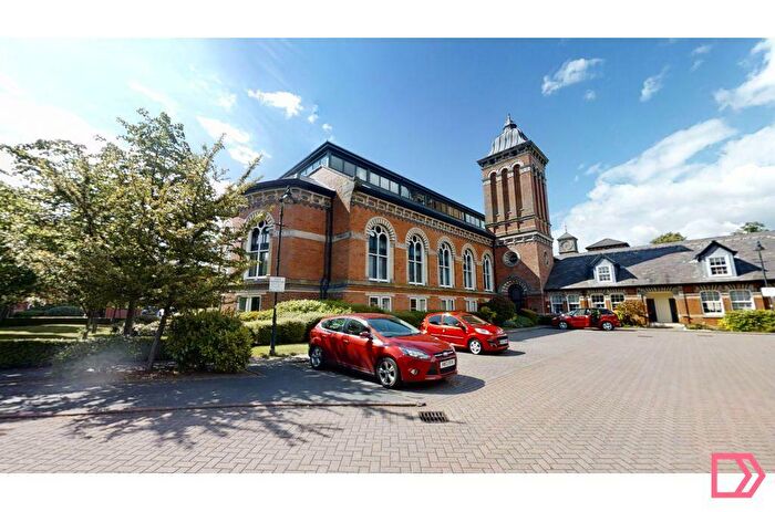 2 Bedroom Flat To Rent In Balmoral House, Macclesfield, Cheshire, SK10