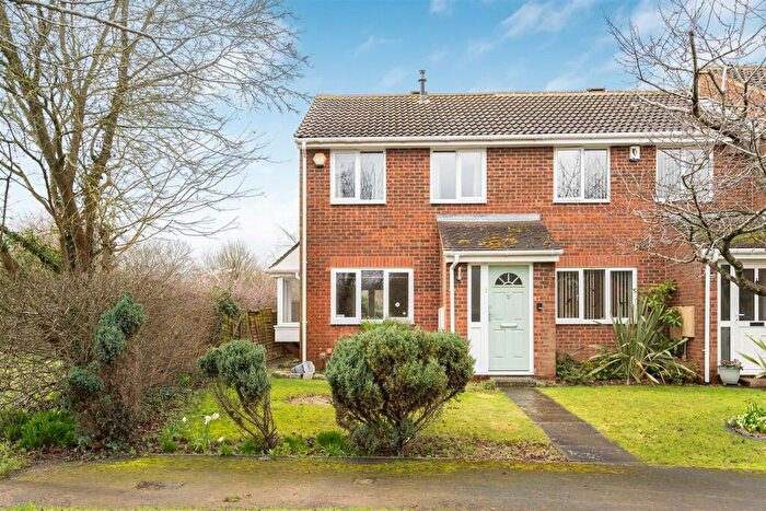 2 Bedroom House For Sale In Manston Close, Bicester, OX26