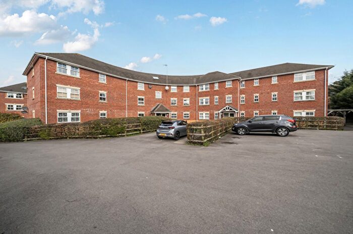 2 Bedroom Flat For Sale In Turing Drive, Bracknell, Berkshire, RG12