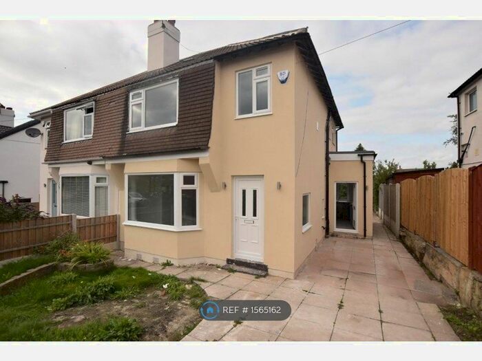 4 Bedroom Semi-Detached House To Rent In Buckstone Crescent, Leeds, LS17