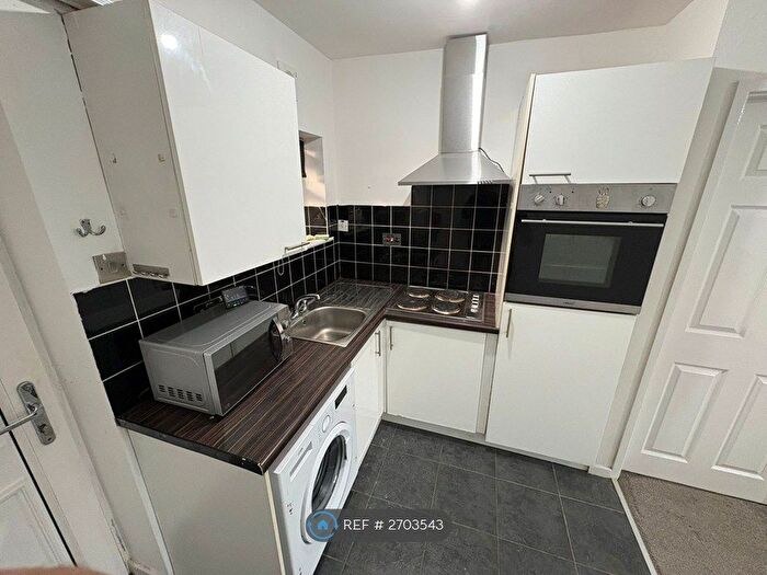 1 Bedroom Flat To Rent In Brook Road, Manchester, M14