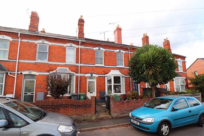 3 Bedroom Terraced House To Rent In Edwy Parade, Gloucester, GL1