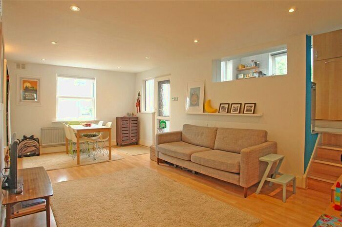 1 Bedroom Maisonette To Rent In Grove Vale, East Dulwich, London, SE22