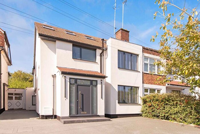 4 Bedroom Semi-Detached House For Sale In Wise Lane, Mill Hill, NW7